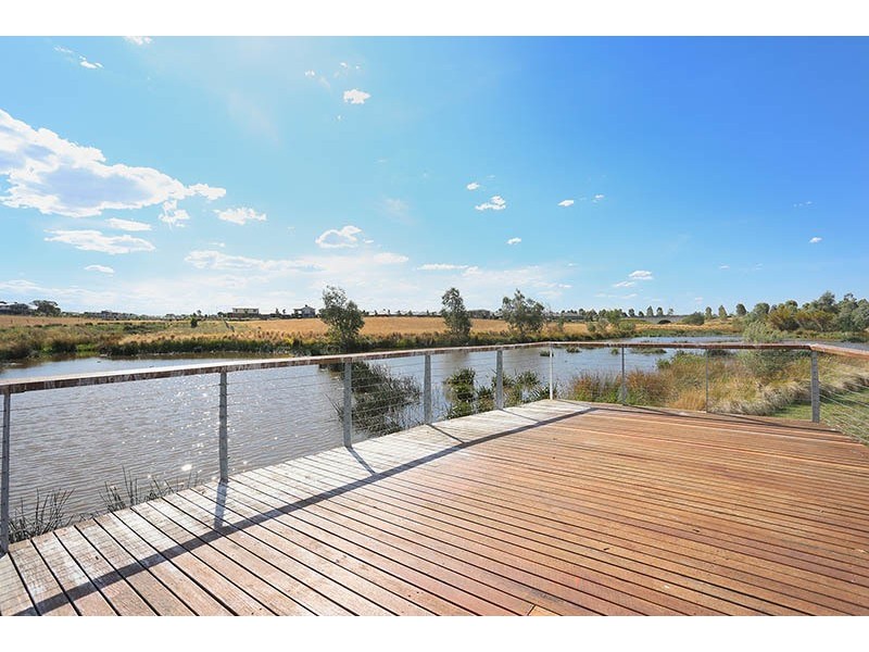 33 Mallard Circuit, Craigieburn VIC 3064