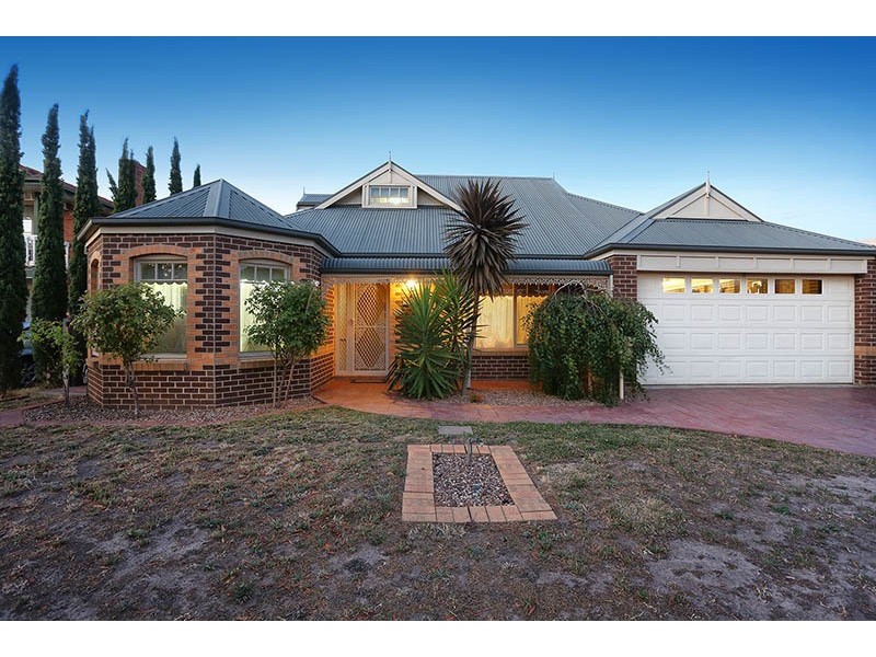 13 Dozey Court, Roxburgh Park VIC 3064