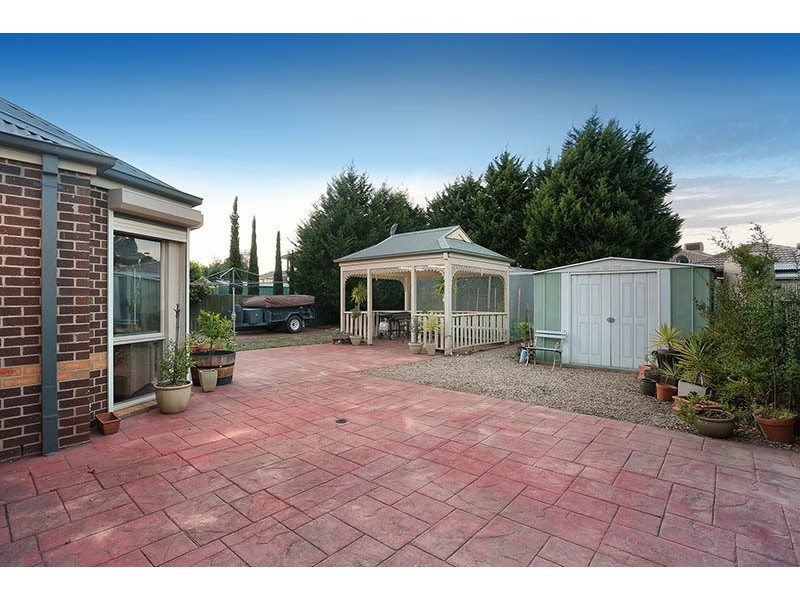13 Dozey Court, Roxburgh Park VIC 3064