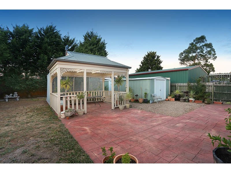 13 Dozey Court, Roxburgh Park VIC 3064