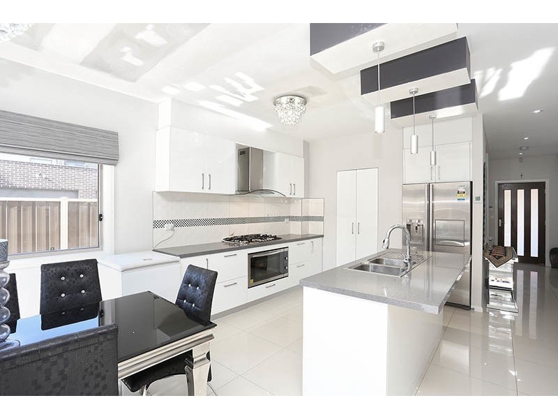 8 Furlong Street, Craigieburn VIC 3064