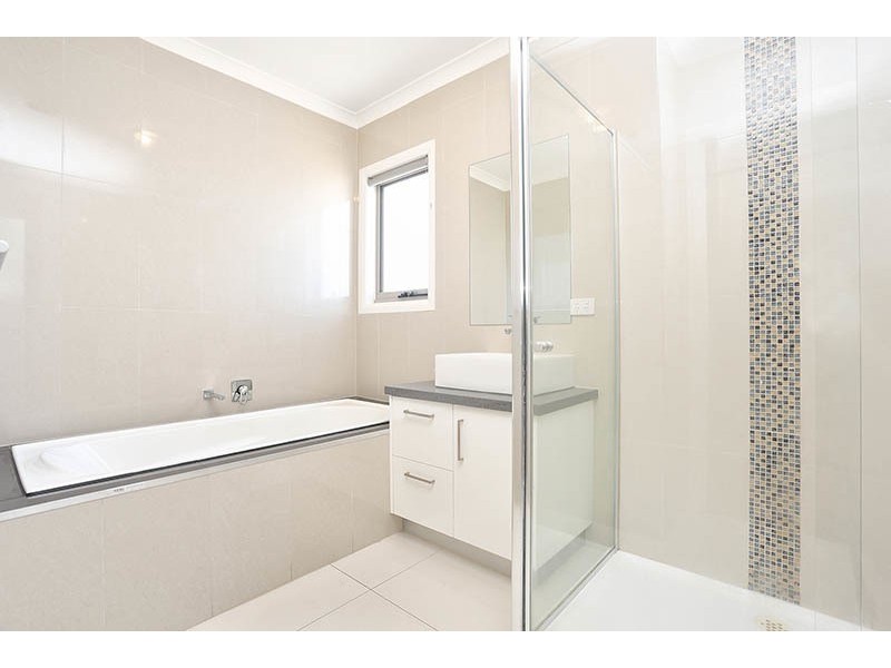 8 Furlong Street, Craigieburn VIC 3064