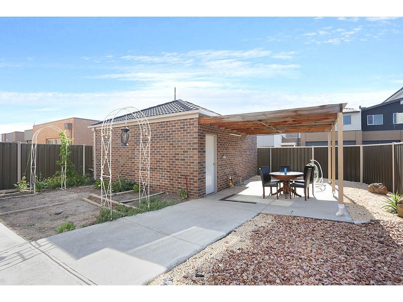 8 Furlong Street, Craigieburn VIC 3064
