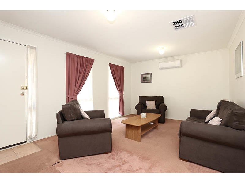 3 Carr Place, Roxburgh Park VIC 3064