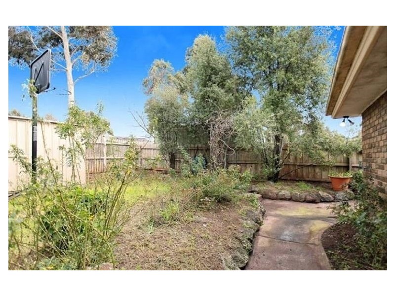 14 Merrigan Crt, Roxburgh Park VIC 3064