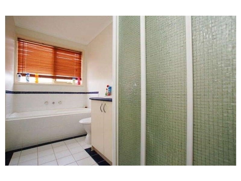 22 Kennedy Parade, Roxburgh Park VIC 3064