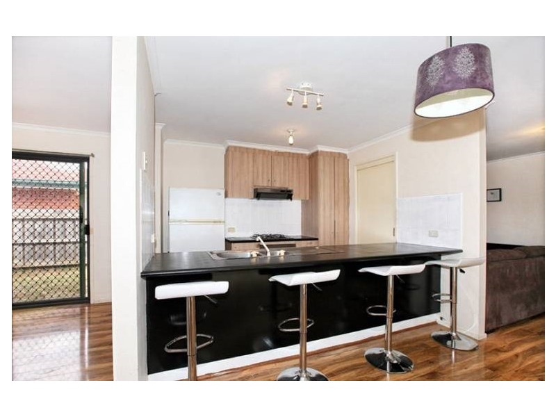 14 McLaurin Ave, Roxburgh Park VIC 3064