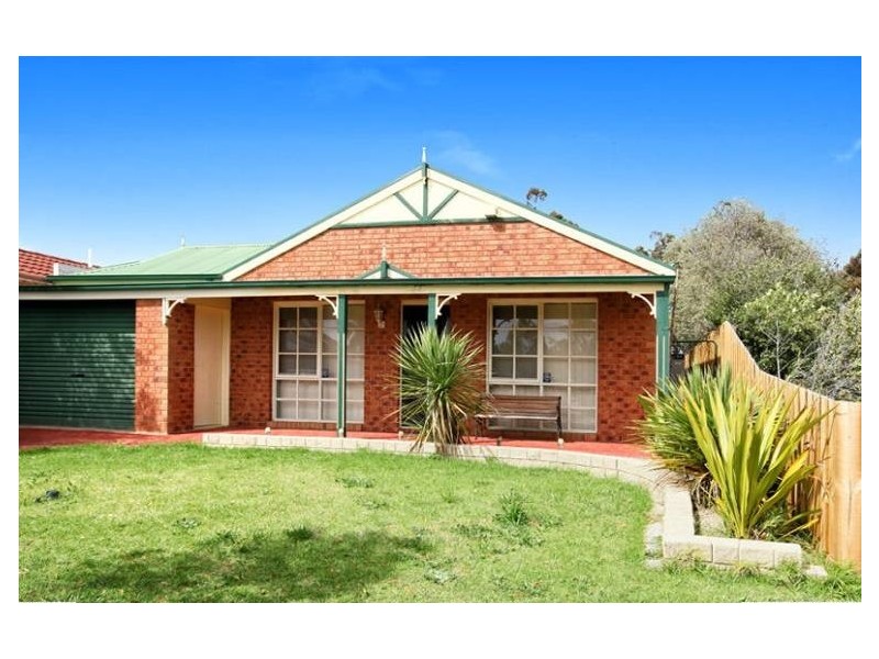 14 Edgecome Way, Roxburgh Park VIC 3064