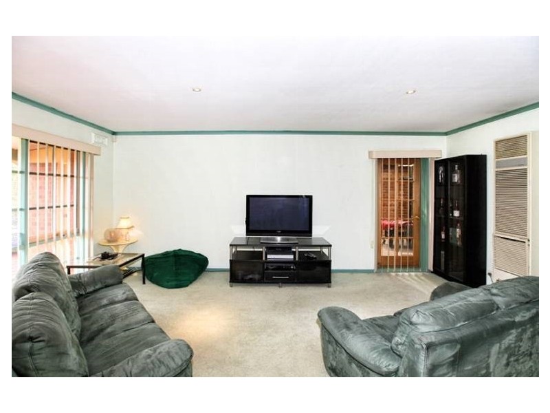 14 Edgecome Way, Roxburgh Park VIC 3064