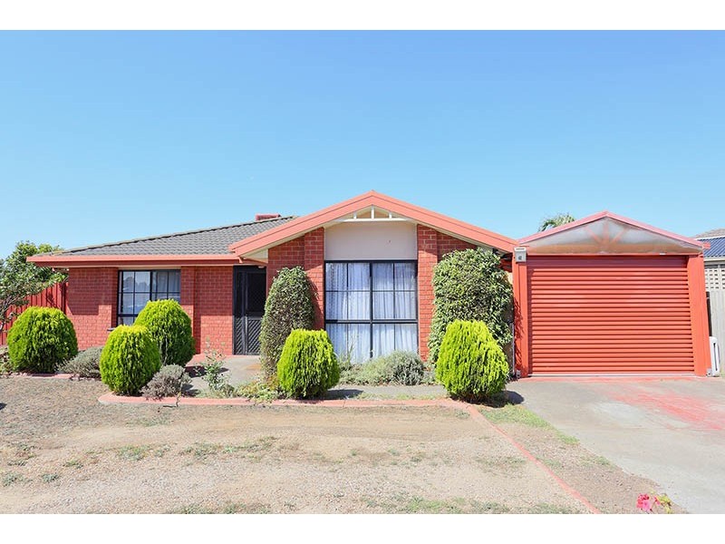 48 Murchison Drive, Roxburgh Park VIC 3064