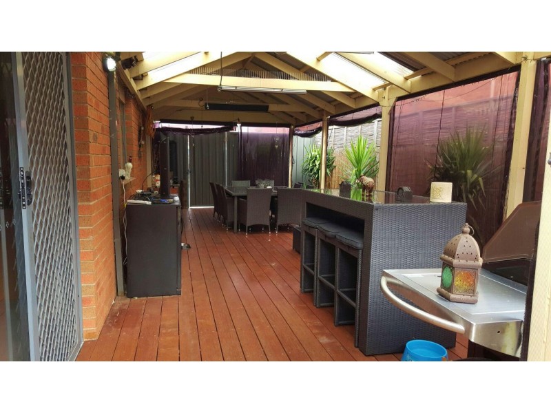 3 Shepherd Ave, Roxburgh Park VIC 3064