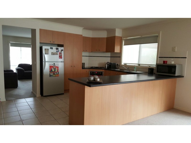 3 Shepherd Ave, Roxburgh Park VIC 3064