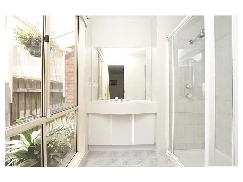 3 Carr Place, Roxburgh Park VIC 3064
