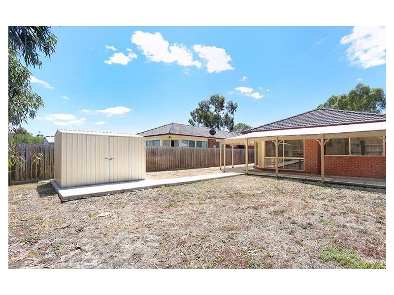 3 Carr Place, Roxburgh Park VIC 3064