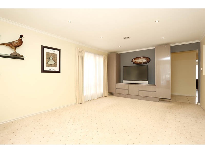 22 Rhine Drive, Roxburgh Park VIC 3064