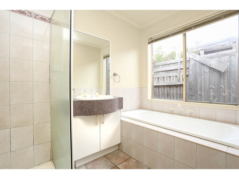 10 Petre Court, Roxburgh Park VIC 3064