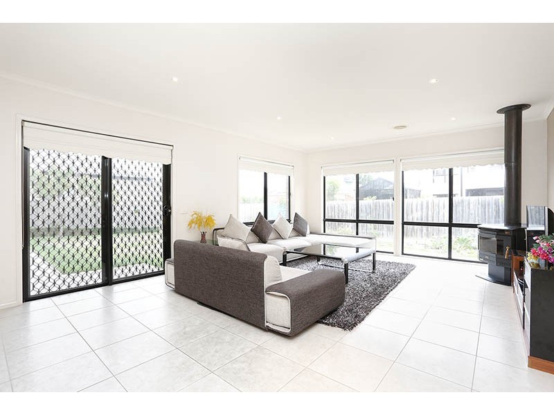 55 Hayfield Road, Roxburgh Park VIC 3064