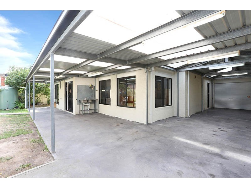 63 Lockwood Drive, Roxburgh Park VIC 3064