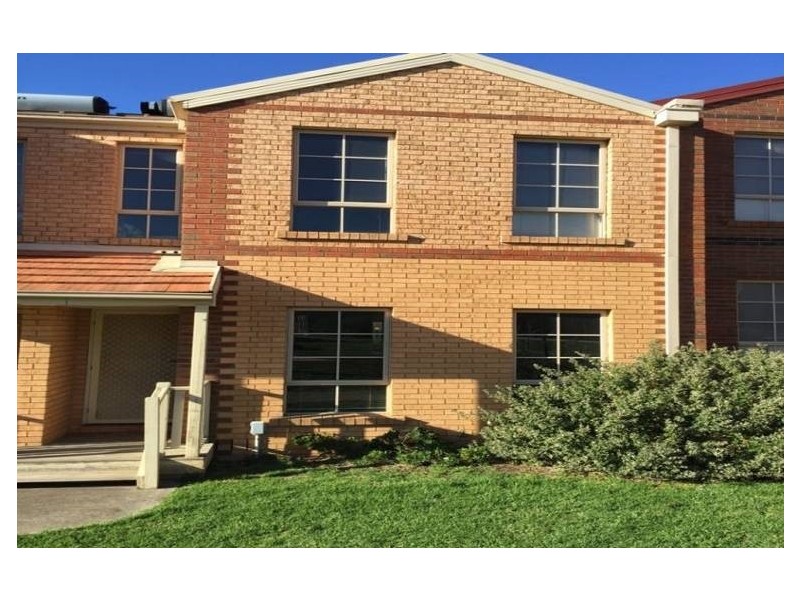 17/67 Ravenhill Blvd, Roxburgh Park VIC 3064