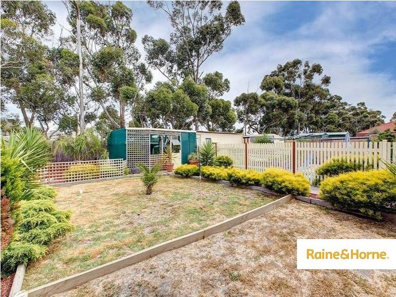 5 Bonney Place, Roxburgh Park VIC 3064