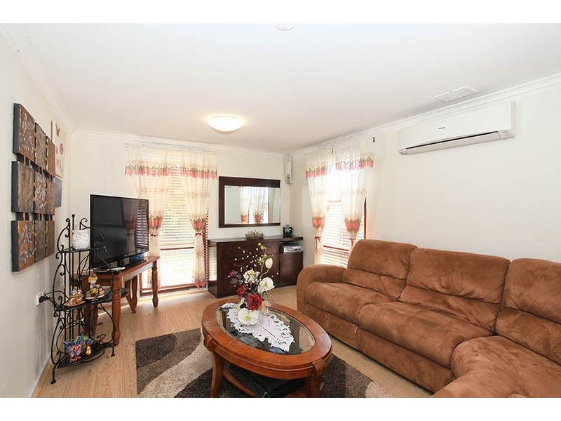 13 Glenmaggie Court, Meadow Heights VIC 3048