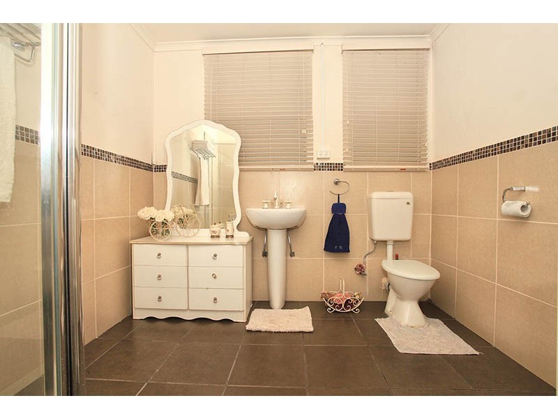 13 Glenmaggie Court, Meadow Heights VIC 3048