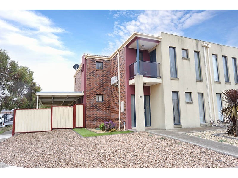 96 Hayfield Road, Roxburgh Park VIC 3064