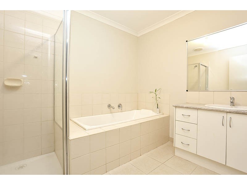 96 Hayfield Road, Roxburgh Park VIC 3064