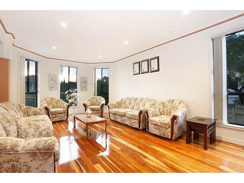 6 Mellor Rise, Roxburgh Park VIC 3064