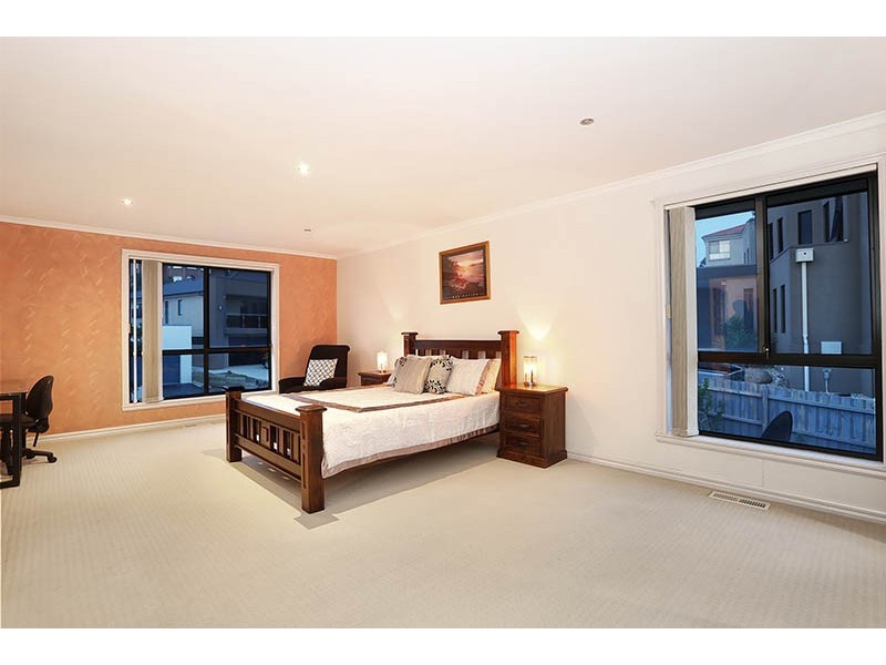 6 Mellor Rise, Roxburgh Park VIC 3064