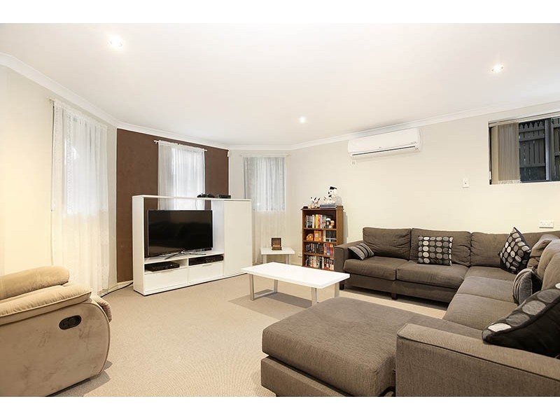 6 Mellor Rise, Roxburgh Park VIC 3064