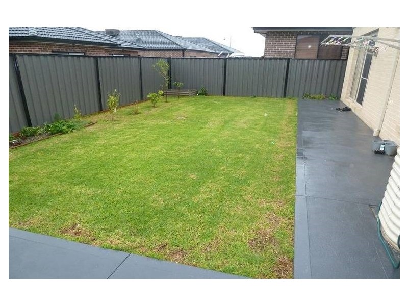 6 Katusra Retreat, Roxburgh Park VIC 3064