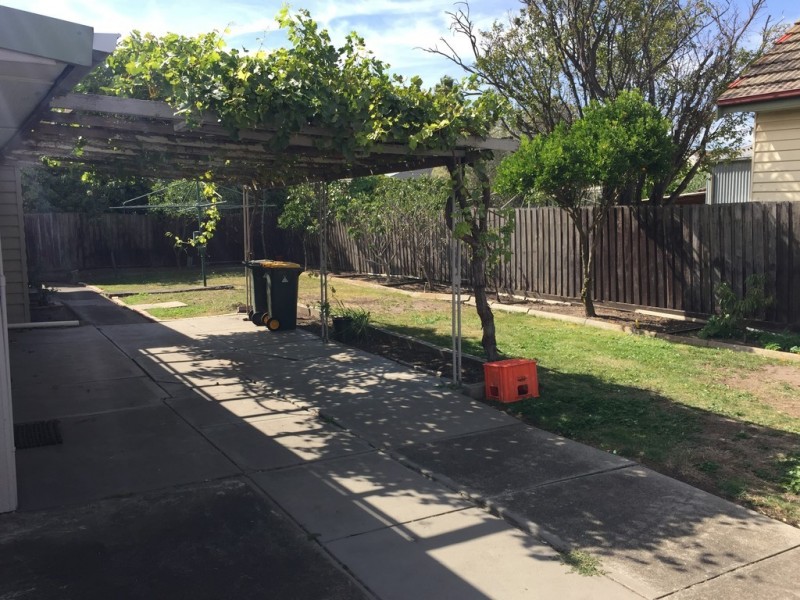 18 Warwick Rd, Pascoe Vale VIC 3044