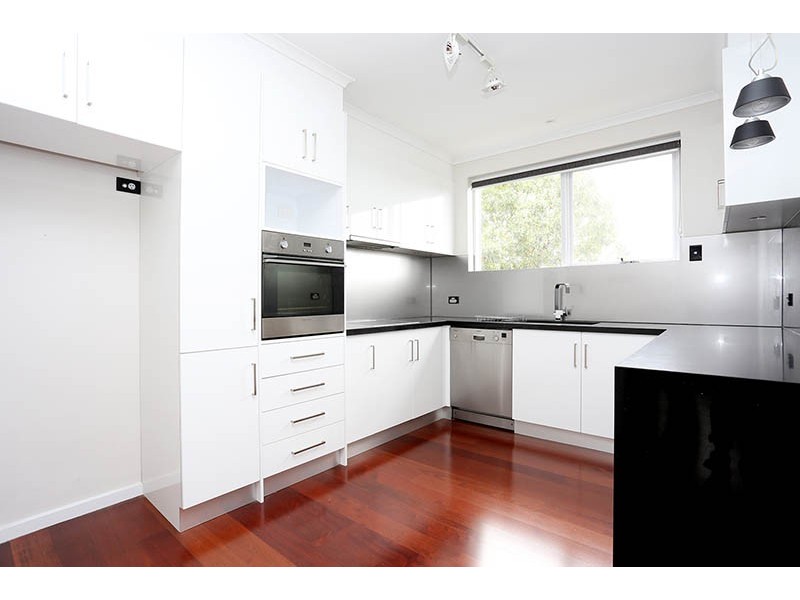 8/10 Middle Road, Maribyrnong VIC 3032