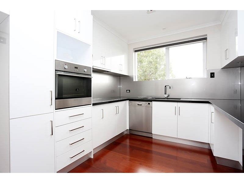 8/10 Middle Road, Maribyrnong VIC 3032