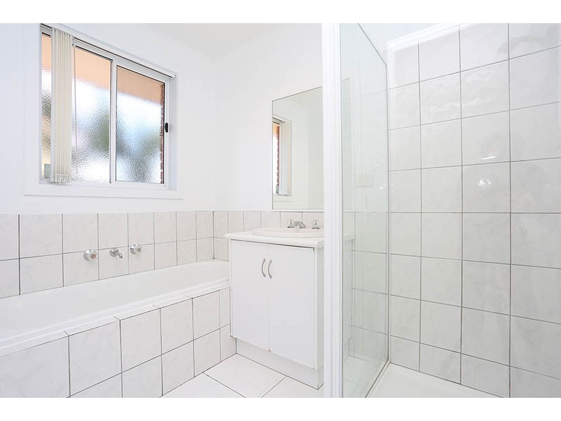 31 Mckeown Crescent, Roxburgh Park VIC 3064