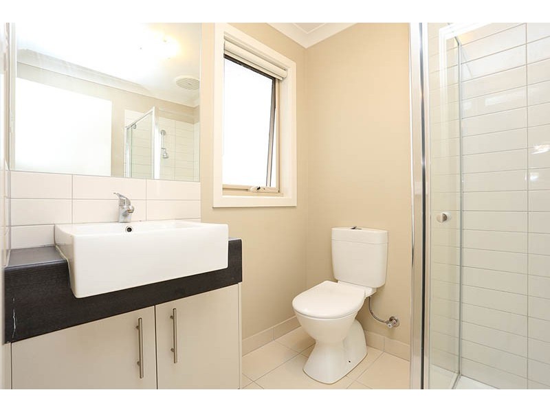 6 Wyndcliffe Way, Roxburgh Park VIC 3064