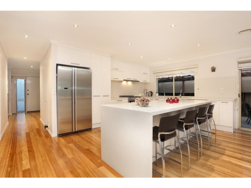 4 Volantis Crescent, Roxburgh Park VIC 3064