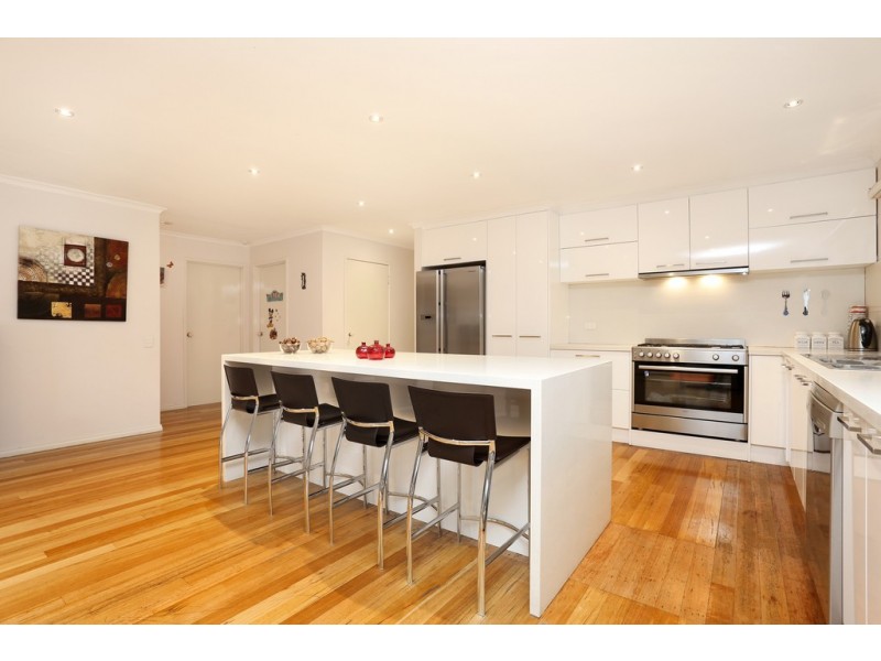 4 Volantis Crescent, Roxburgh Park VIC 3064