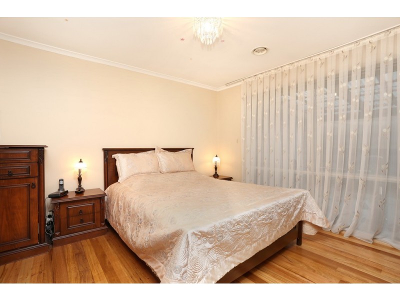 4 Volantis Crescent, Roxburgh Park VIC 3064