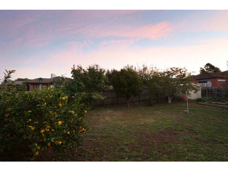 4 Volantis Crescent, Roxburgh Park VIC 3064