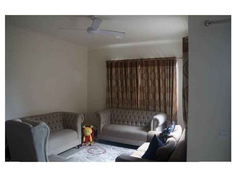 73 Sahi Cres, Roxburgh Park VIC 3064