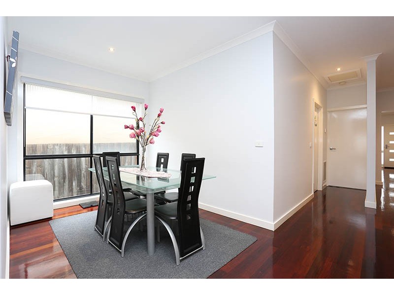 6 Watersedge Way, Roxburgh Park VIC 3064