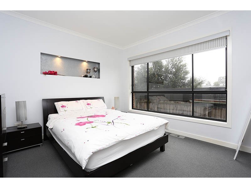 6 Watersedge Way, Roxburgh Park VIC 3064