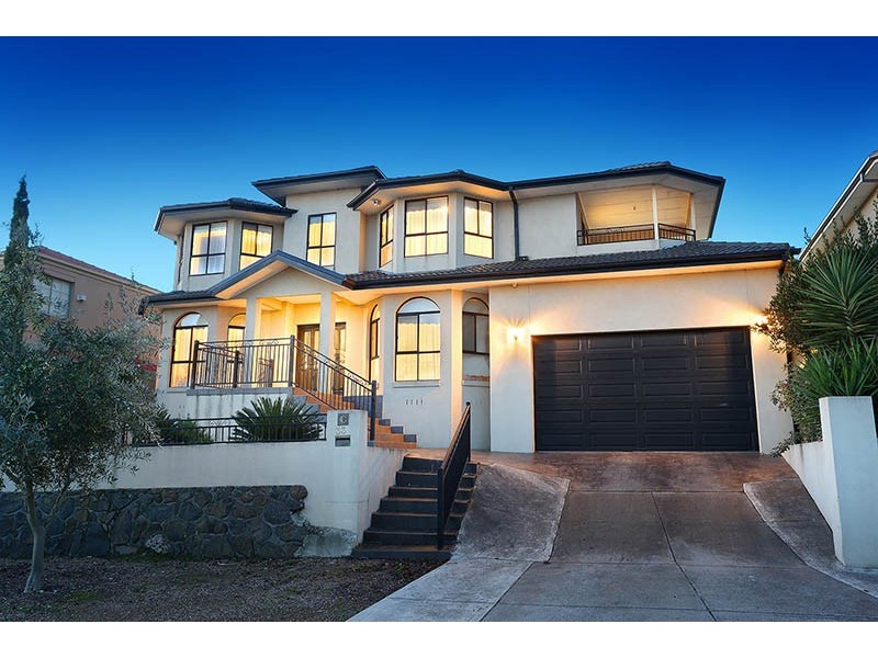 33 Douglas Mawson Drive, Roxburgh Park VIC 3064