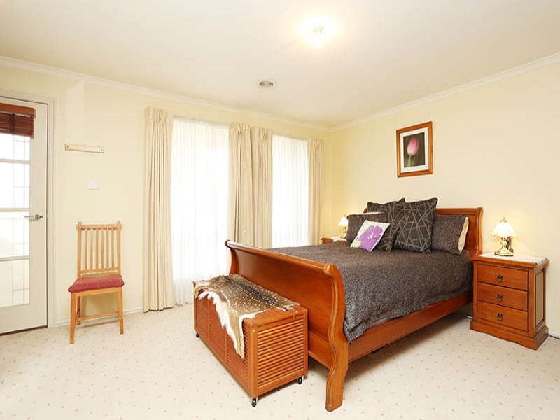 22 Rhine Drive, Roxburgh Park VIC 3064