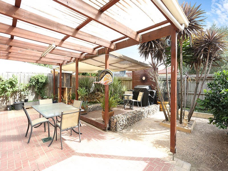 22 Rhine Drive, Roxburgh Park VIC 3064