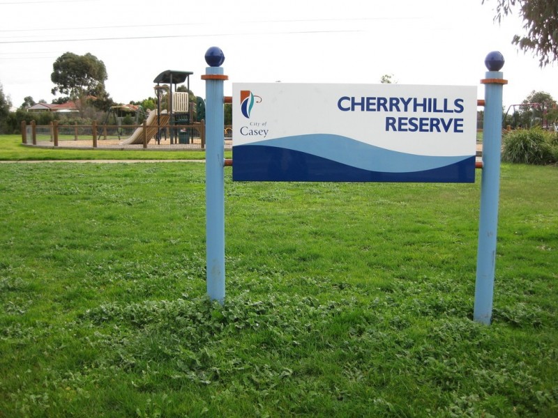 13 Dunferline Crescent, Cranbourne VIC 3977