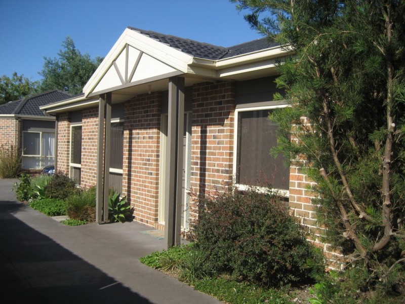 2/27 Cricklewood Avenue, Frankston VIC 3199
