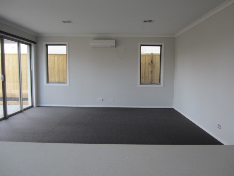 11 Augusta Crescent, Frankston VIC 3199